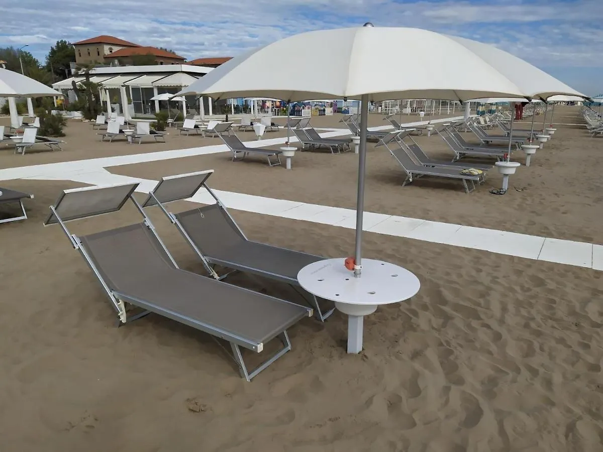 Hotel Naica Римини 3*,