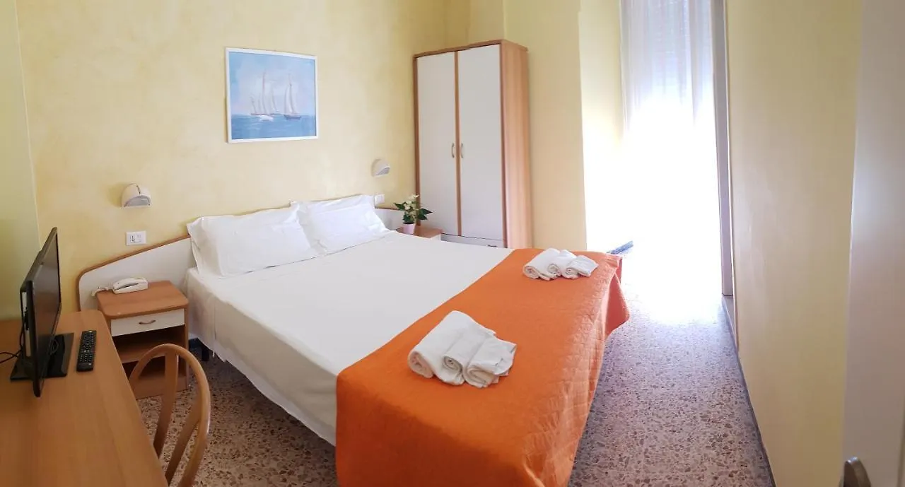 Hotel Naica Римини