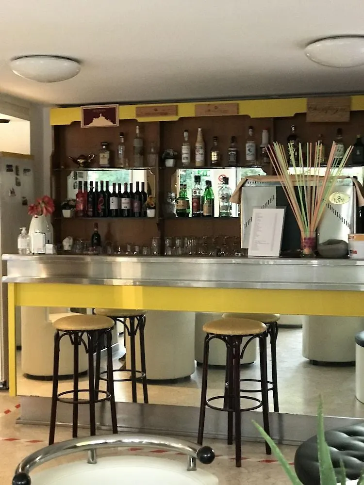 Hotel Naica Римини
