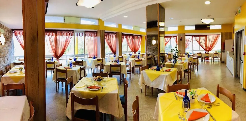 Hotel Naica Римини