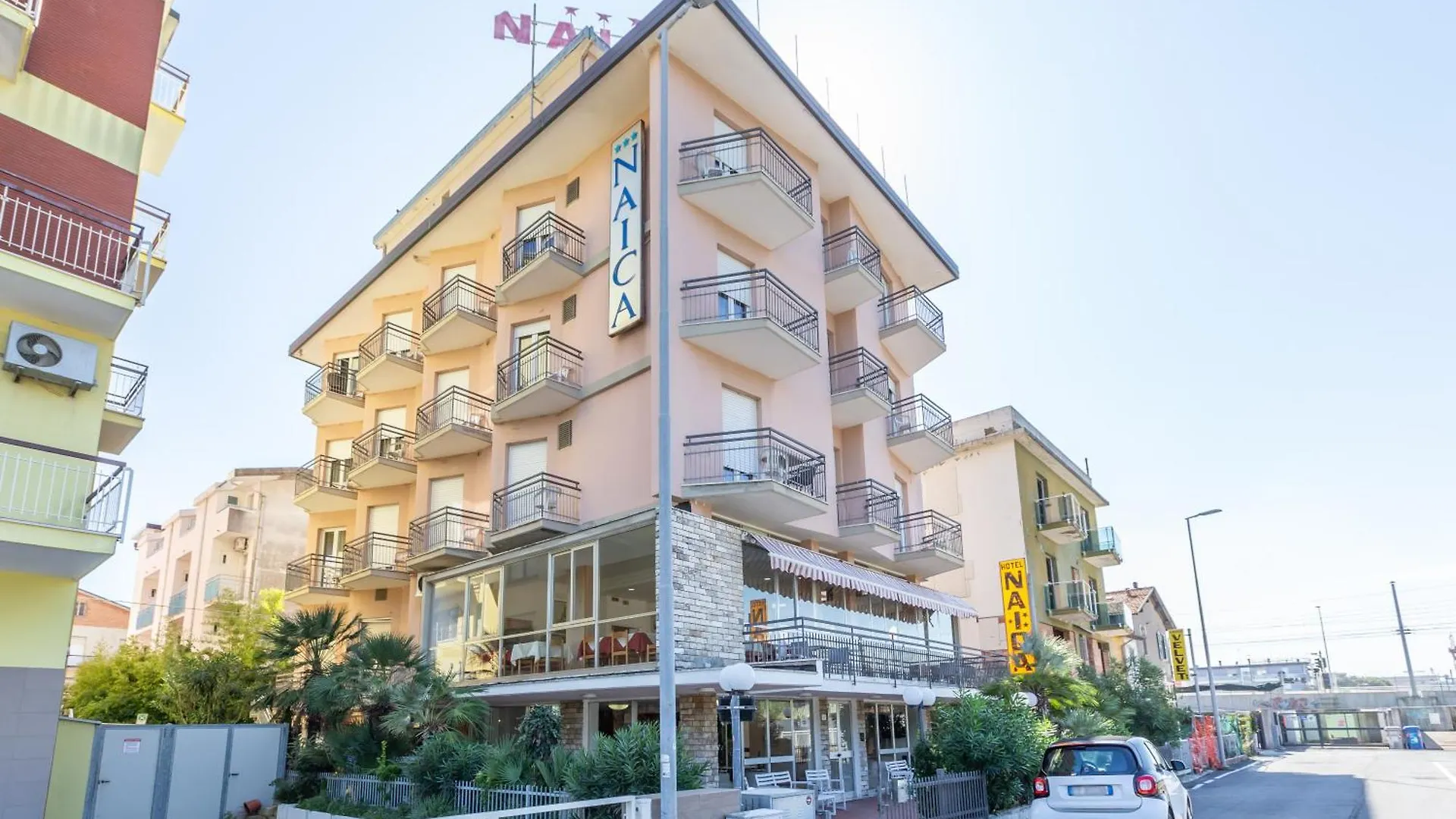 Hotel Naica Римини