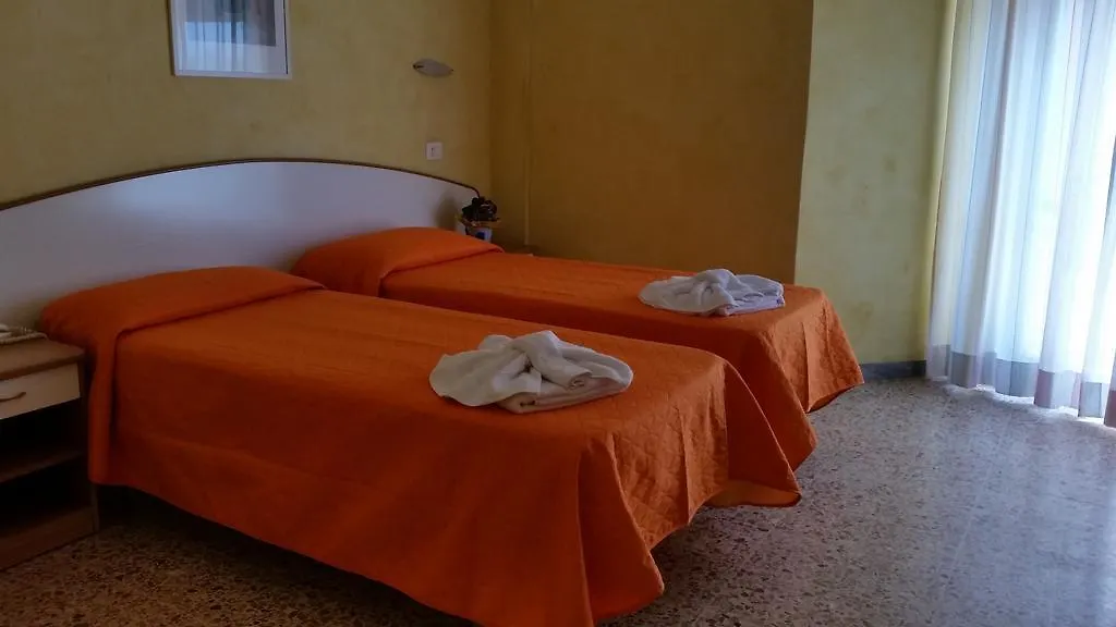 Hotel Naica Римини