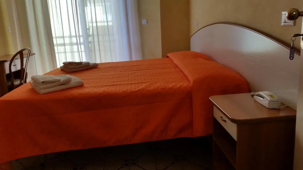 Hotel Naica Римини