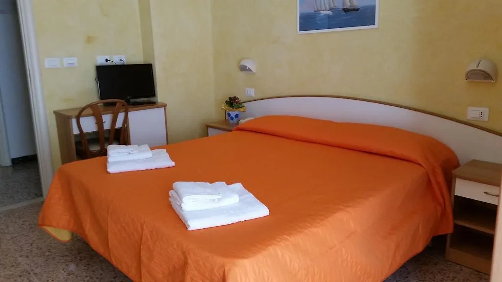 Hotel Naica Римини
