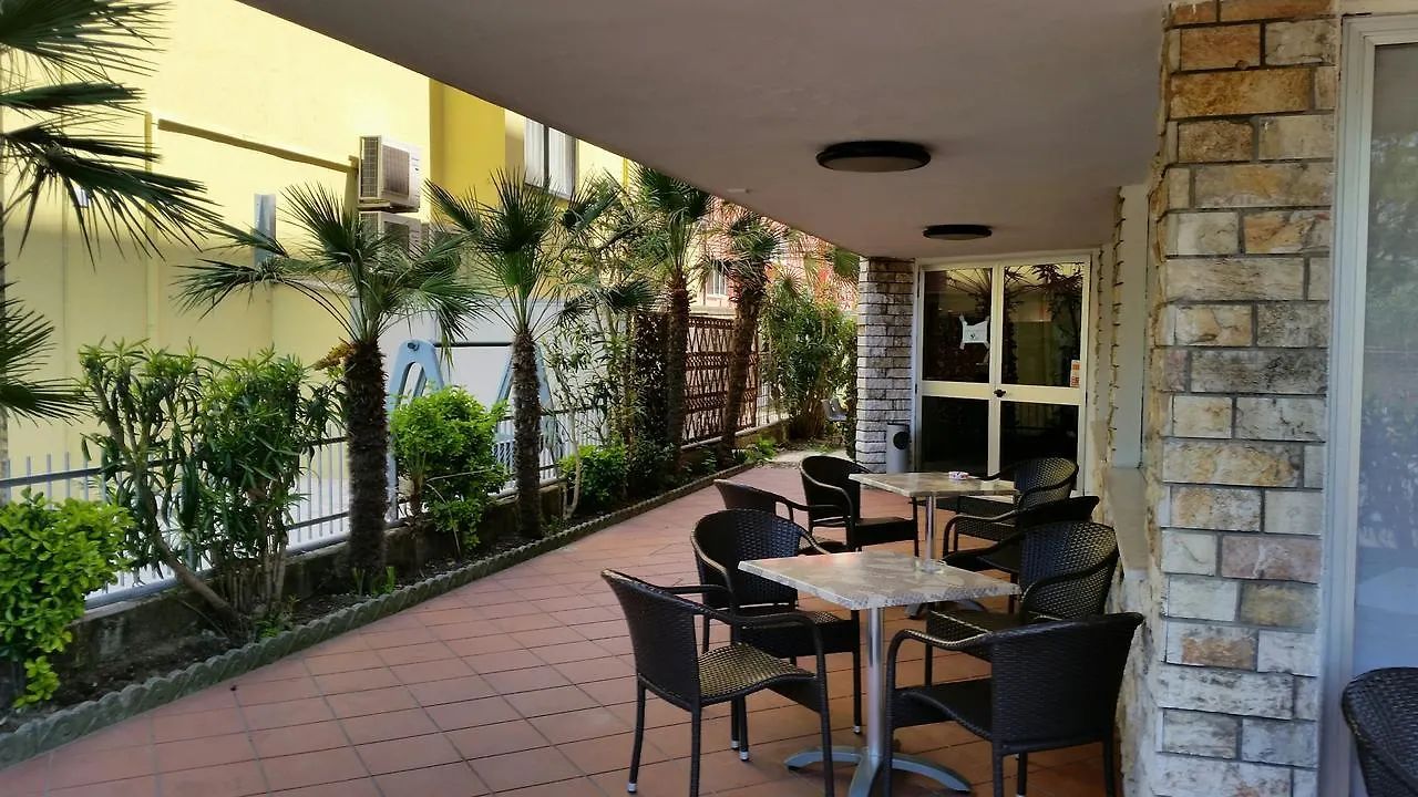 Hotel Naica Римини