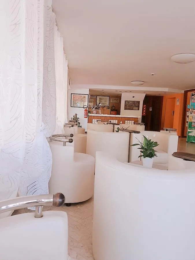Hotel Naica Римини