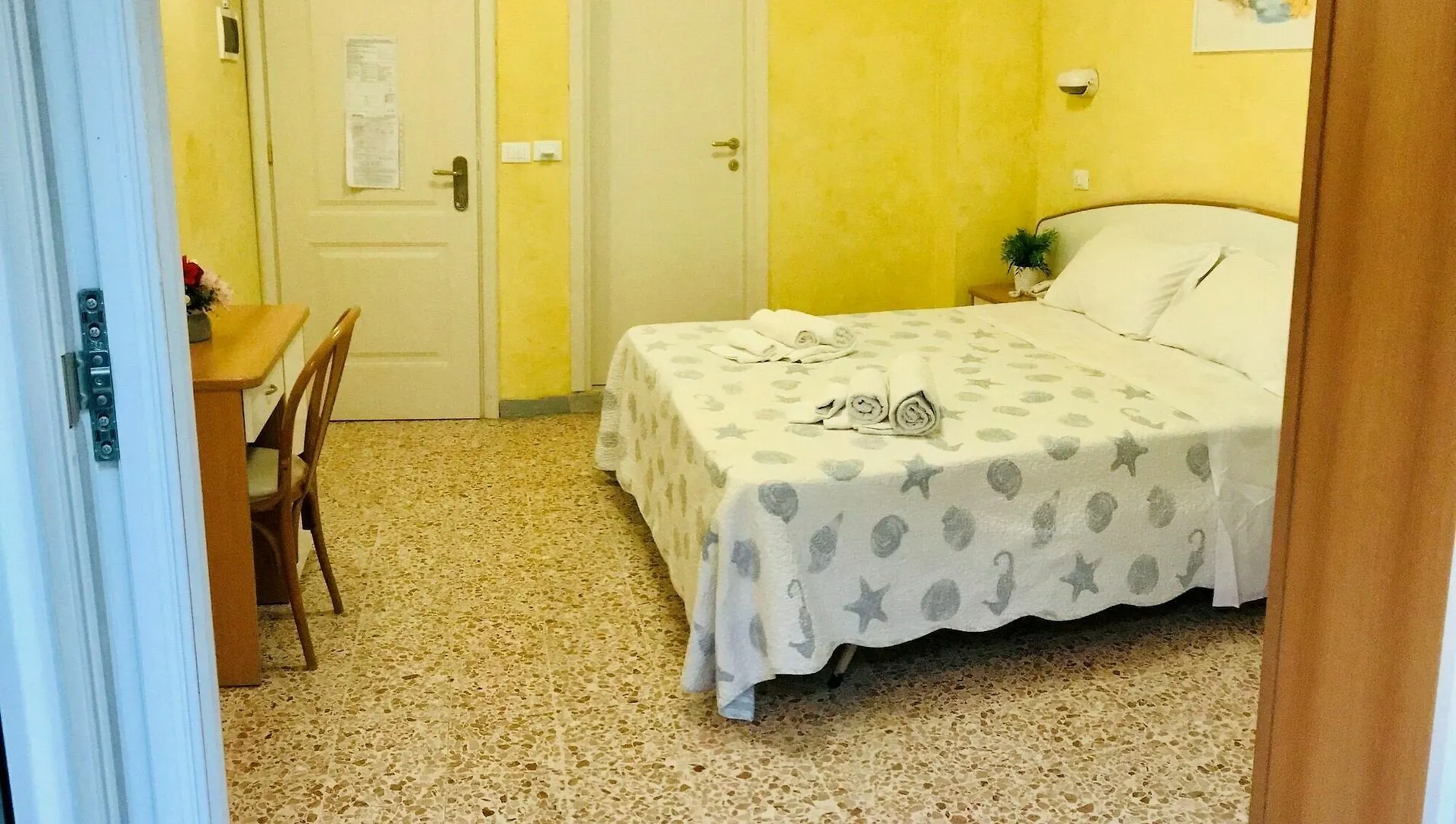 ***  Hotel Naica Римини Италия