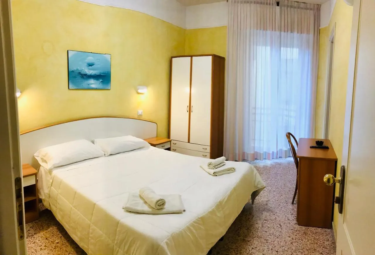 Hotel Naica Римини